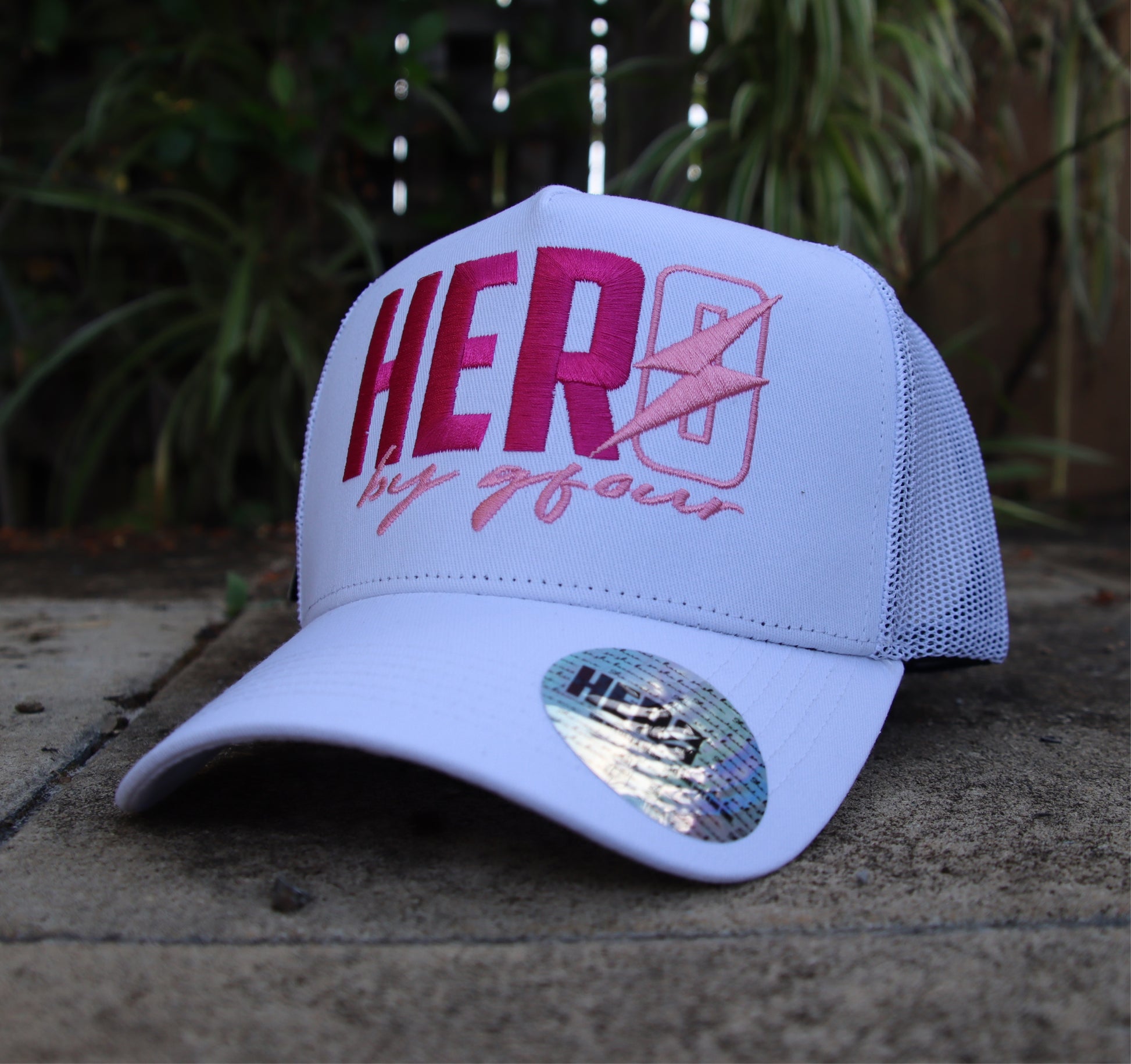 “HERo” Trucker - White
